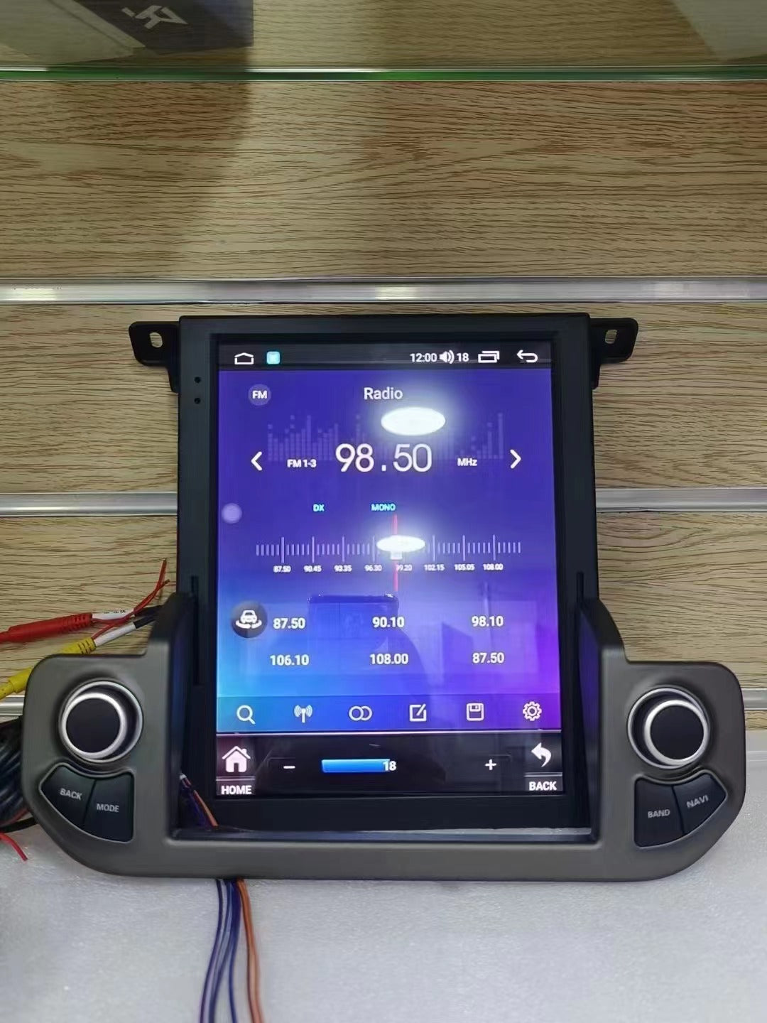 Land Rover Discovery 4 2009-2017 13.3 inch touchscreen aftermarket upgrade Car stereo wireless CarPlay and wireless Android Auto