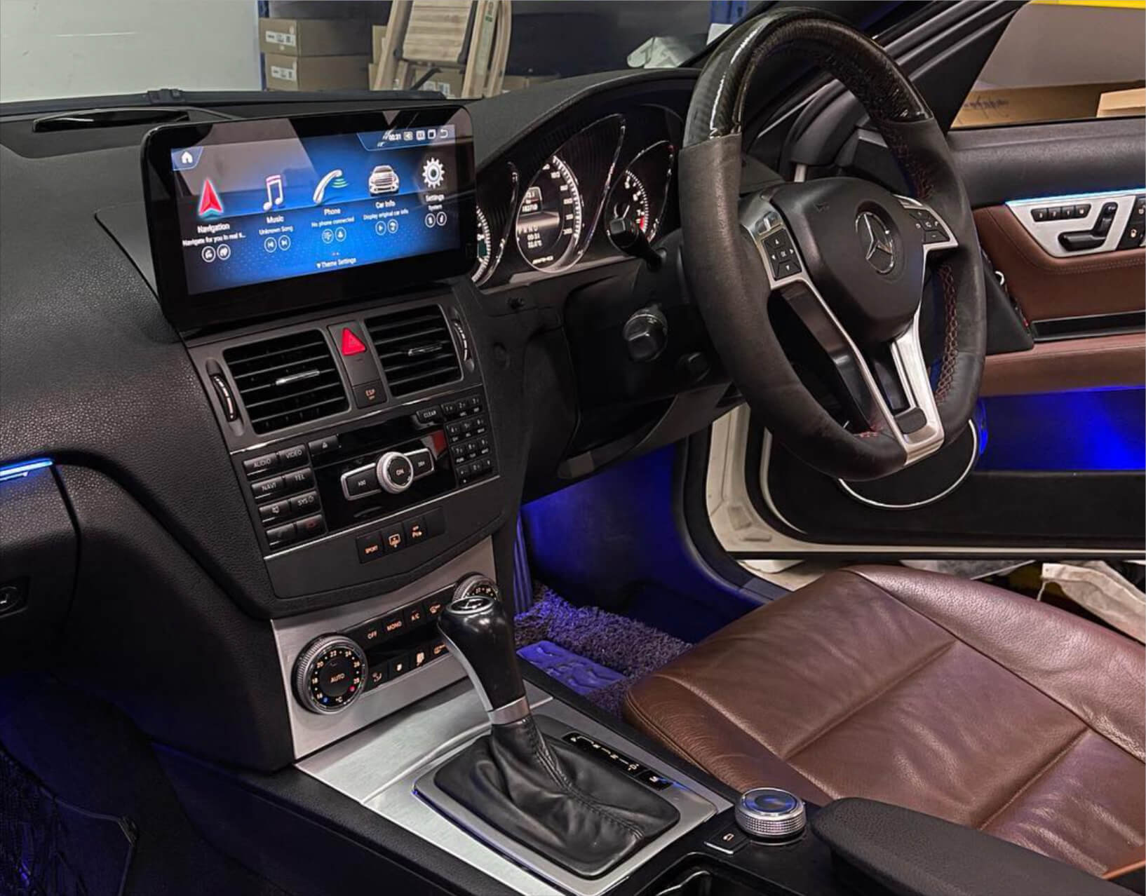 Mercedes Benz C-Class W204 2007-2012 10.25 inch touchscreen aftermarket screen upgrade Car stereo wireless CarPlay and wireless Android Auto