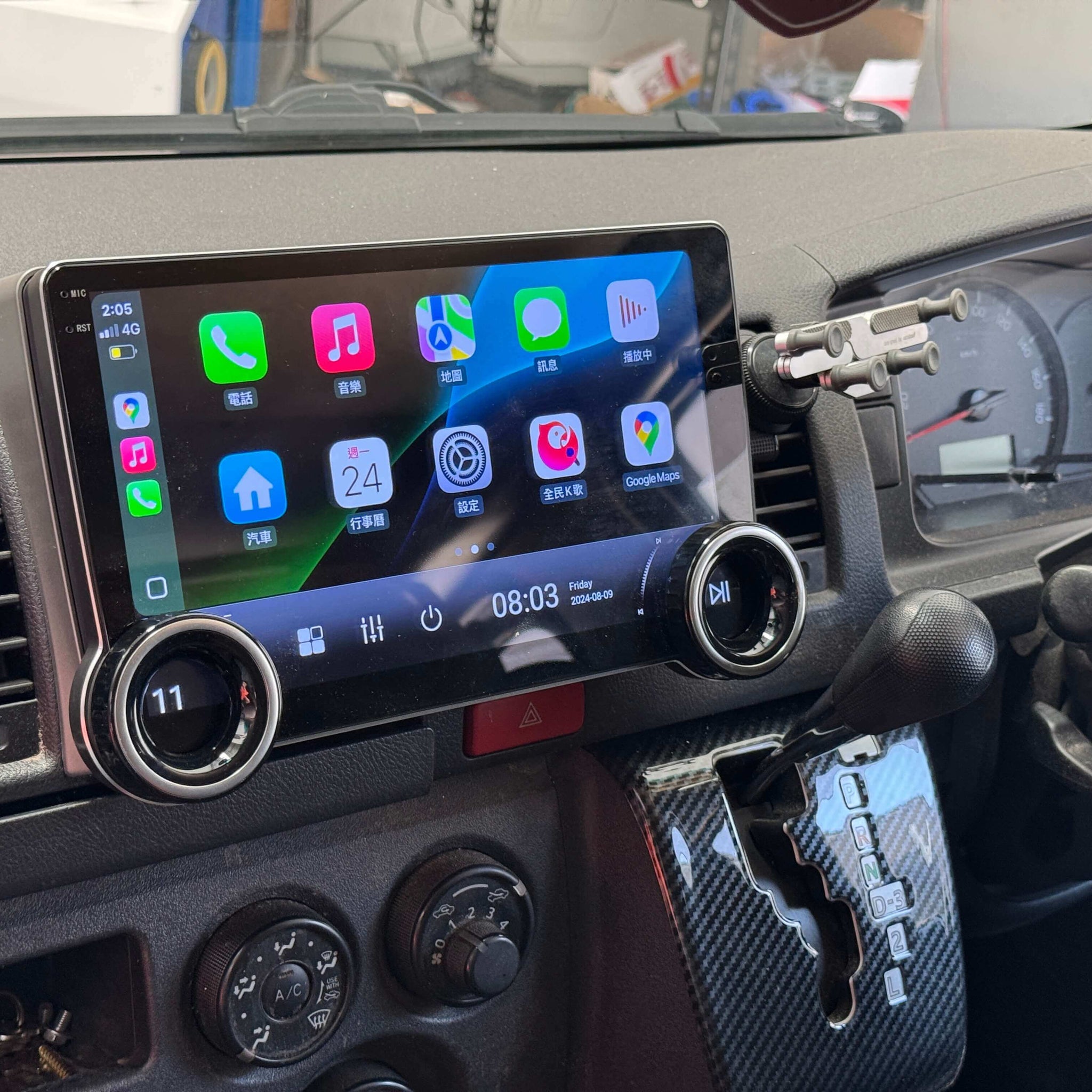 Toyota Hiace 2005-2019 10.1  Dual Knob Control GPS Bluetooth Wireless Apple CarPlay Android Auto Stereo Radio