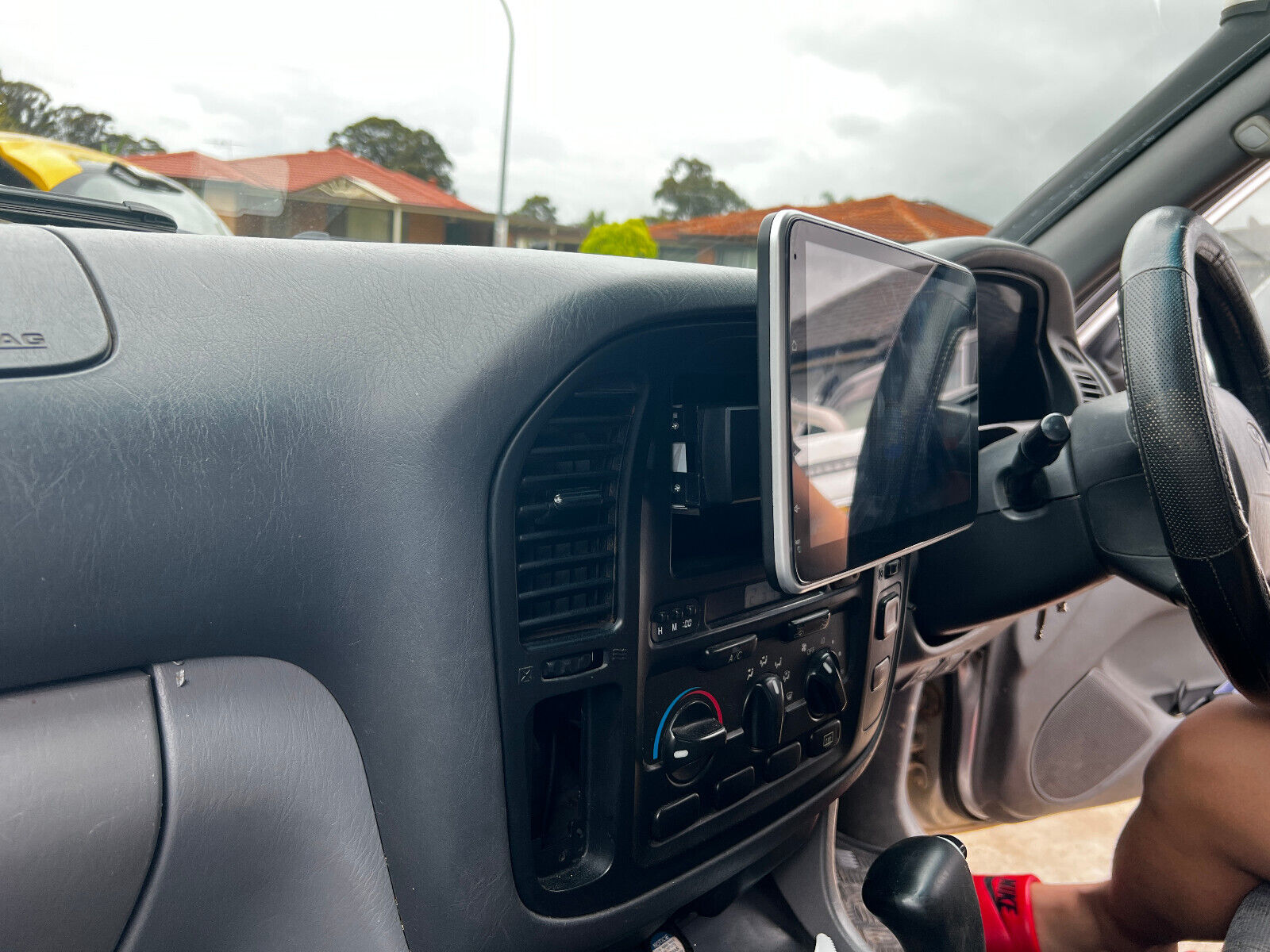 Toyota Landcruiser LC100 1999-2006 GPS Bluetooth Wireless Apple CarPlay Android Auto Stereo